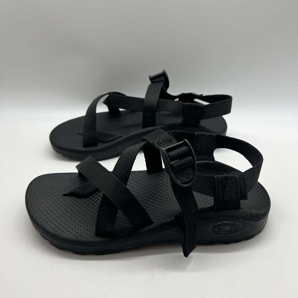 CHACO WOMENS BLACK STRAPPY SANDALS SIZE 8
